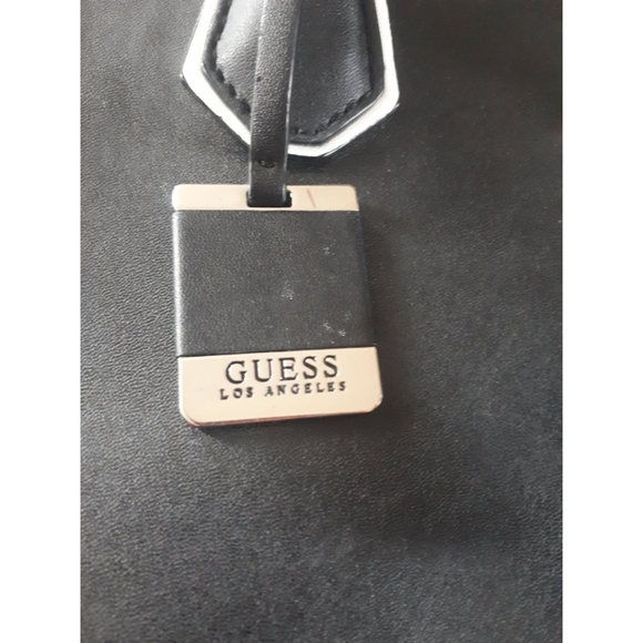 ✨GUESS purse✨ - Picture 3 of 6